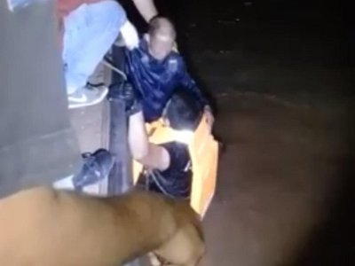Abuelito perseguía al Pombero y terminó en un arroyo