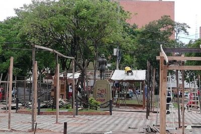Ocupación de las plazas: ministerio y municipio se tiran la pelota