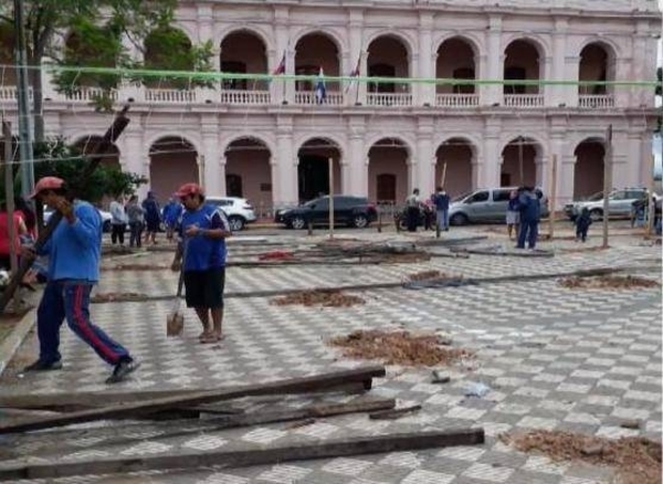 Mario pidió a la Policía acompañar mudanza de damnificados a las plazas, aseguran | Paraguay en Noticias