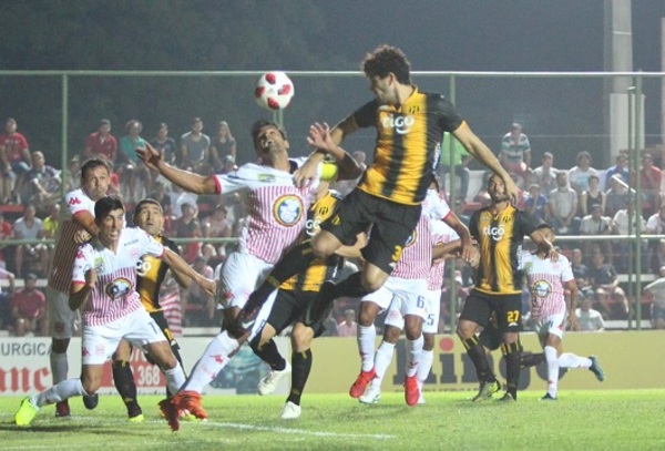 La fecha 15 prosigue con dos choques este lunes