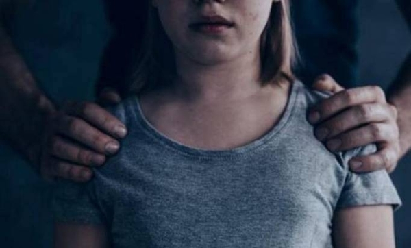 HOY / Terrible: niñas eran prostituidas por la propia madre y la abuela