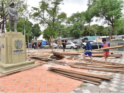 Comuna asegura que no autorizó ocupación en plazas céntricas