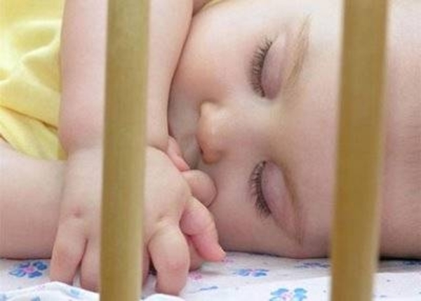 HOY / Niñera da potente somnífero a bebé porque estaba 'chinchudo y lloraba: 'Le dí un poquitito nomás'