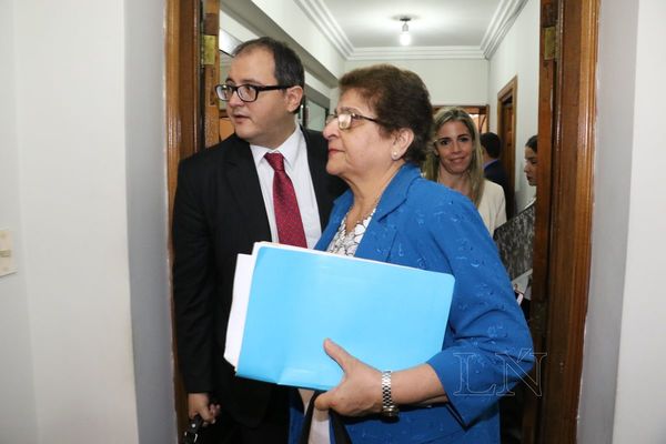 Condenan a exdefensora Noyme Yore