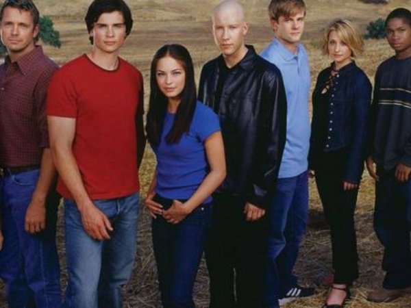 Actriz de Smallville se declara culpable en caso de secta sexual