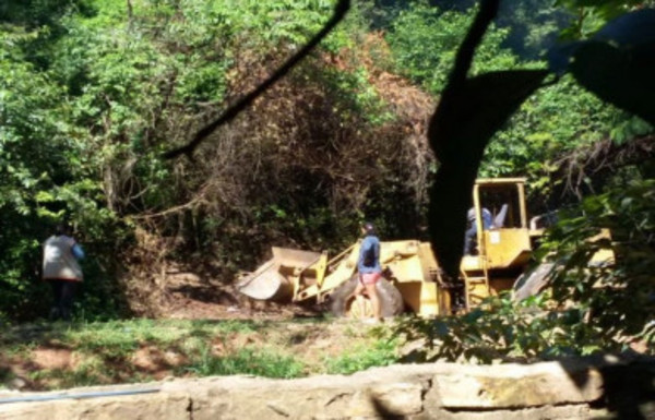 Varias familias se instalaron en el predio municipal, no al pie del cerro Lambaré, aclaran  - Radio 1000 AM