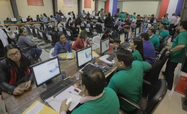 Salud: Postulantes ya duplican las vacancias - Nacionales - ABC Color