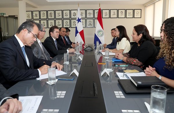 Paraguay y Panamá dan seguimiento a agenda de cooperación comercial y económica | .::Agencia IP::.
