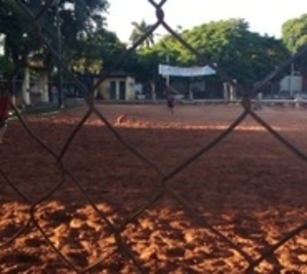 Vecinos se oponen a que damnificados se instalen en plaza - Paraguay.com
