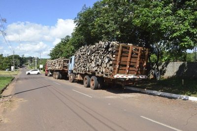Camiones abandonados en la vía pública causan accidentes | Paraguay en Noticias