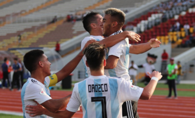 HOY / Gana y queda con un pie y medio adentro del Mundial