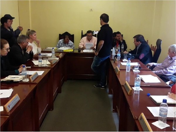 Junta de Coronel Oviedo rechaza ejecución presupuestaria de intendente