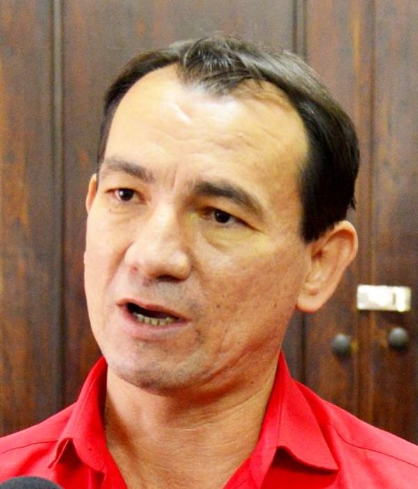 Zacarías “regaló” viajes al candidato a intendente - Edicion Impresa - ABC Color