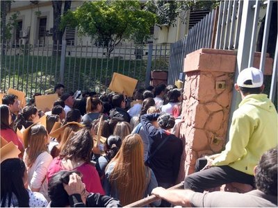 Aluvión de postulantes en primer día para concursar por un  lugar en APS