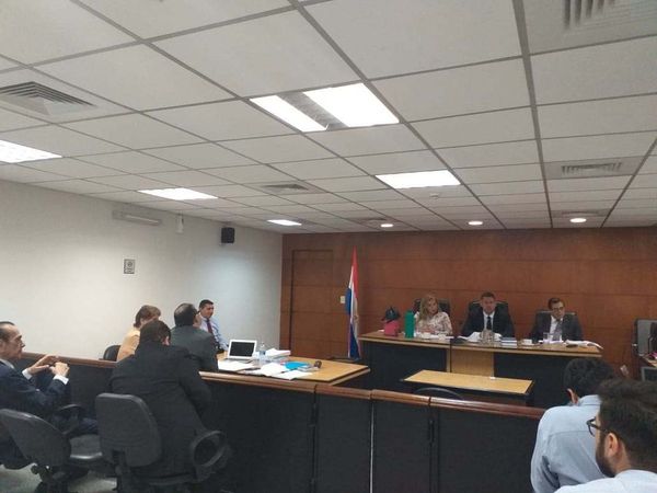 Condenaron a Yore por usurpar función pública