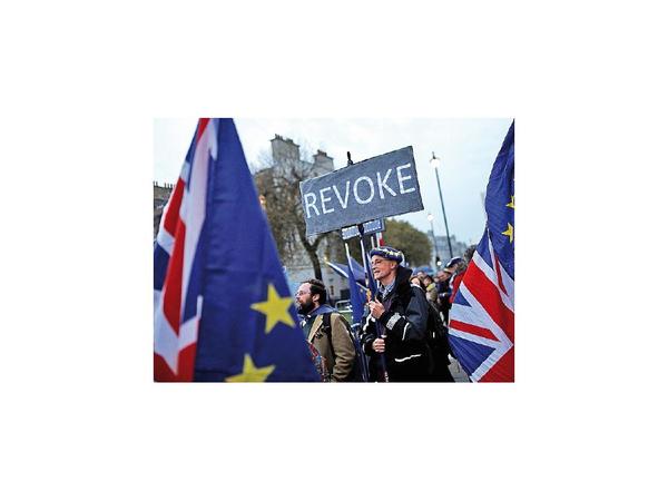 Gran Bretaña busca destrabar el brexit en otra semana crucial