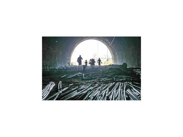 Venezolanos recurren a los criminales para abandonar el país