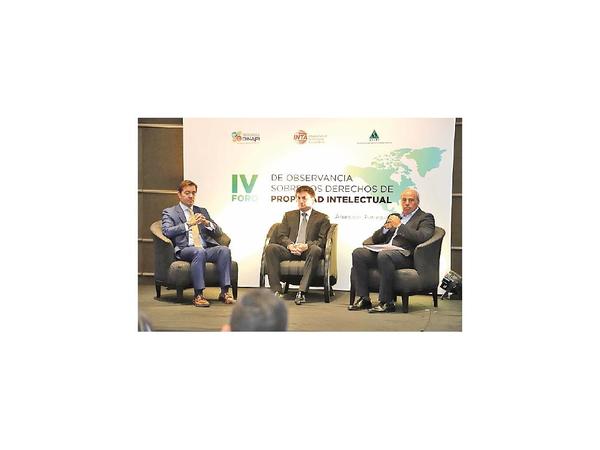 En foro señalan que lucha antipiratería plantea desafíos