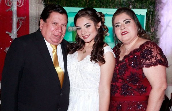 AYELEN LUJÁN LEZCANO FLORES - Edicion Impresa - ABC Color
