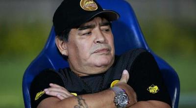 Multan a Maradona por dedicar triunfo de Dorados a Maduro