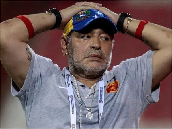 Maradona es sancionado por declaraciones a favor de Maduro
