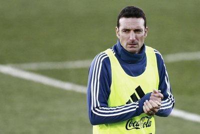 Scaloni, dado de alta tras ser atropellado - Deportes - ABC Color