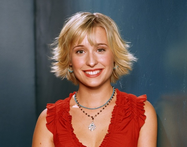 Actriz del Smallville se declara culpable en caso de tráfico sexual