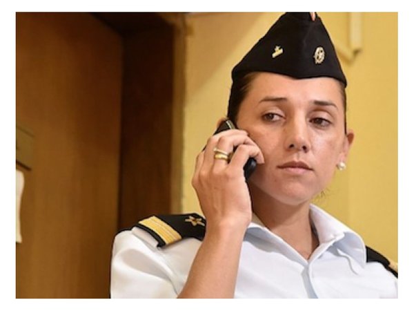 Marito dice que no puede hacer nada por militar sancionada por amamantar