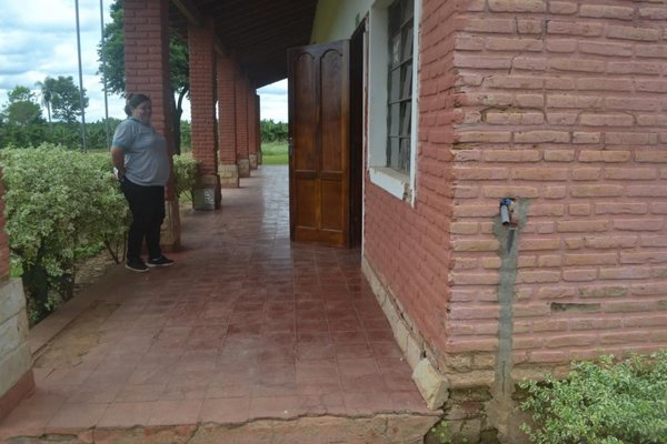 Pabellón escolar, a punto de colapsar - Nacionales - ABC Color