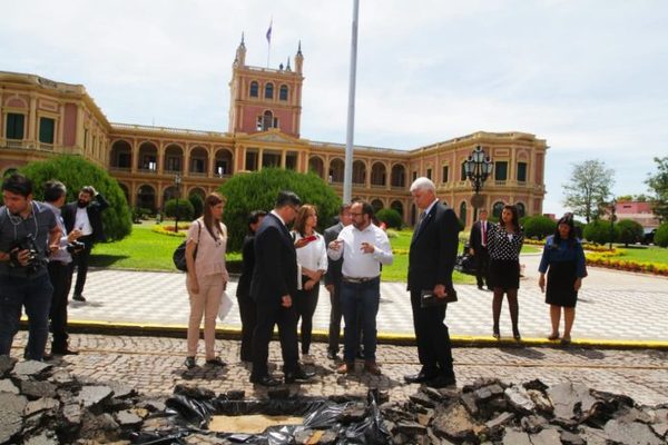 Avanza recuperación del adoquinado frente al Palacio de Gobierno » Ñanduti