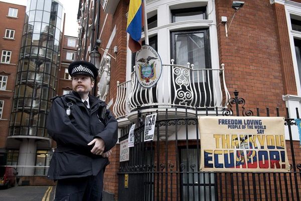 Assange, del encierro a su probable expulsión de la embajada de Ecuador en Londres
