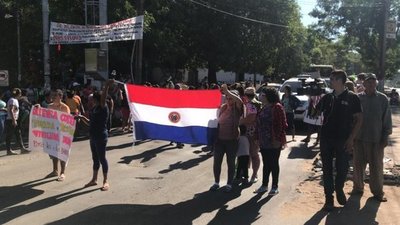 Caos en el tránsito por cierre de avenidas - Fotos - ABC Color