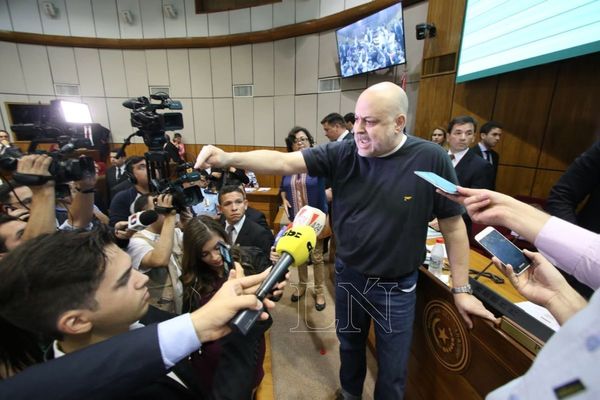 “Lo tomaban simpático, pero (Payo) es una vergüenza”, afirma senador