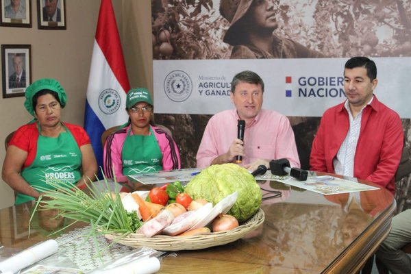 Intermediarios responsables del alto precio de frutas y verduras - .::RADIO NACIONAL::.
