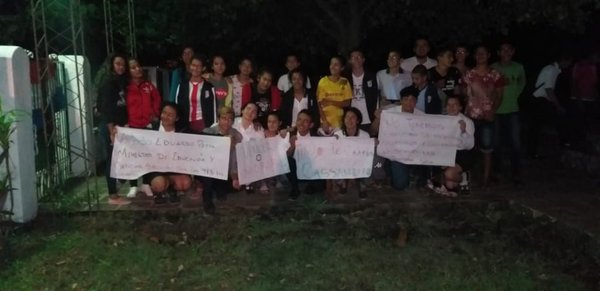 Toman colegio en Puerto Pinasco y piden intervención - Nacionales - ABC Color