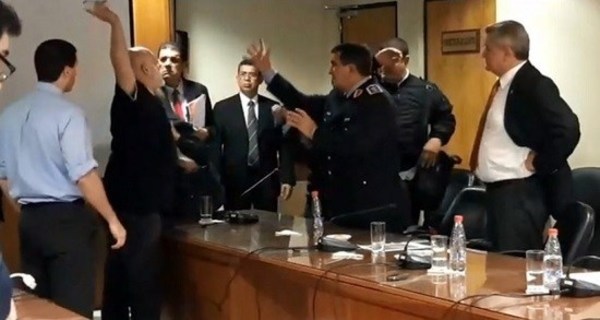 'Payo' Cubas nuevamente actuó con violencia, tras enojarse con sus colegas