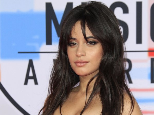 Camila Cabello debuta en Hollywood con nueva mirada a La Cenicienta