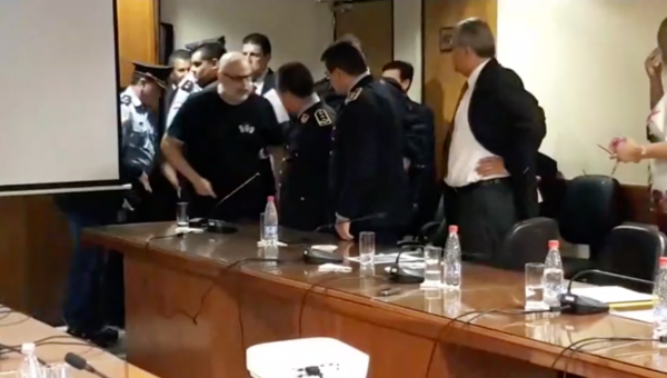 HOY / Comisario agredido por Payo analiza demandar al iracundo: "Atenta contra mi dignidad"