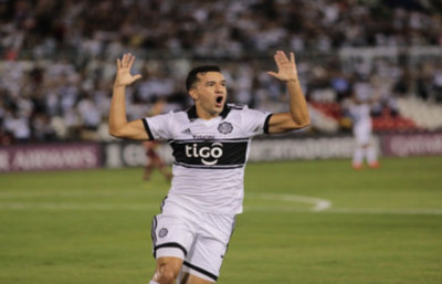 Olimpia impone su peso y dio un gran paso hacia los 8vos de la Libertadores  - Radio 1000 AM