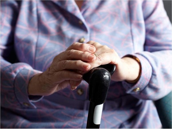 Depresión en adultos mayores puede ser síntoma temprano de párkinson