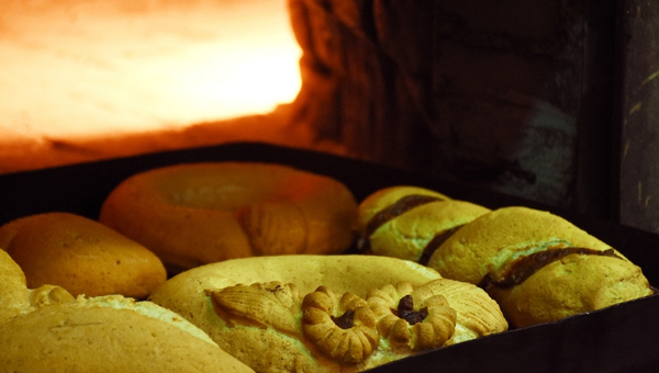 Visitamos la fábrica Hijas de Feliciana de Fariña que producirá entre 1.000 a 1.200 chipas diarias para Semana Santa