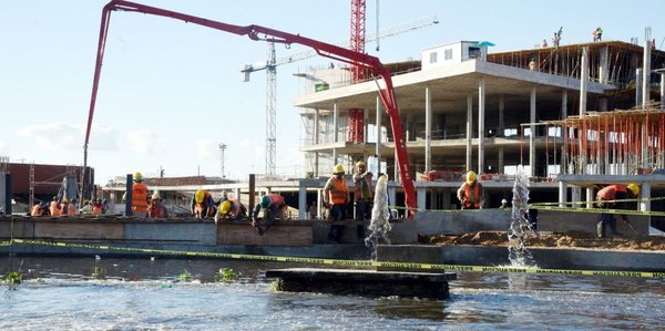 Megaobra está rodeada de agua, pero el MOPC sostiene que no se inundará - Edicion Impresa - ABC Color