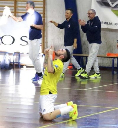 Vander Méndez se consagra con el Imolese Kaos en la Serie B - Edicion Impresa - ABC Color