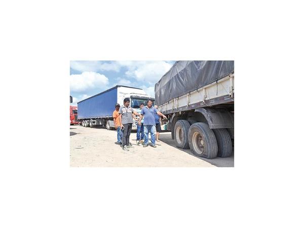 Camioneros protestan por estado del predio de la ANNP en Falcón
