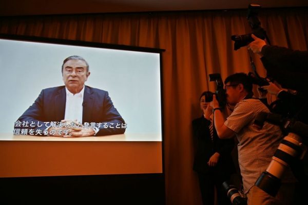 Ghosn acusa de traición a dirigentes de Nissan