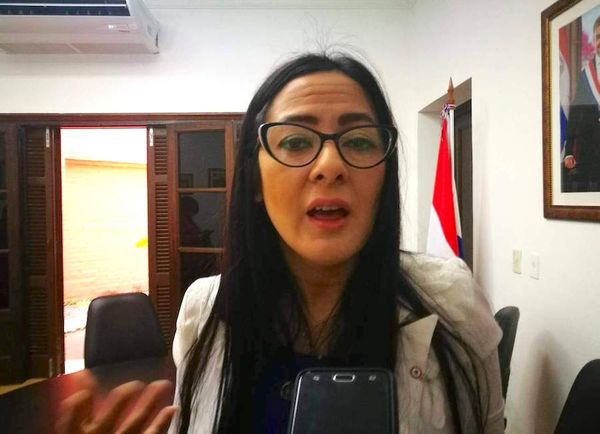 Denunciarán a ex ministra