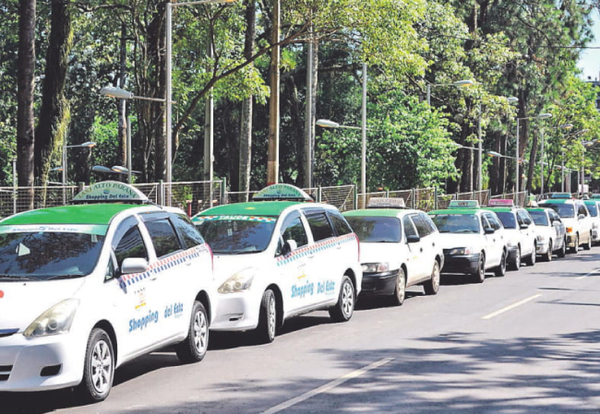 Piden una ordenanza contra Muv y Uber | Diario Vanguardia 07