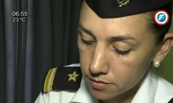 Estado debería pedir disculpas a militar arrestada por amamantar – Prensa 5