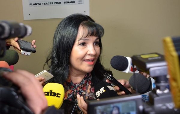 Jóvenes del PLRA solicitarán perdida de investidura de la senadora Bajac