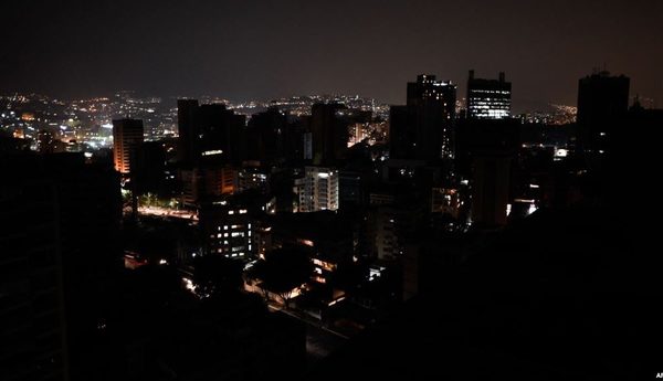 Otro apagón deja a oscuras a varias ciudades de Venezuela